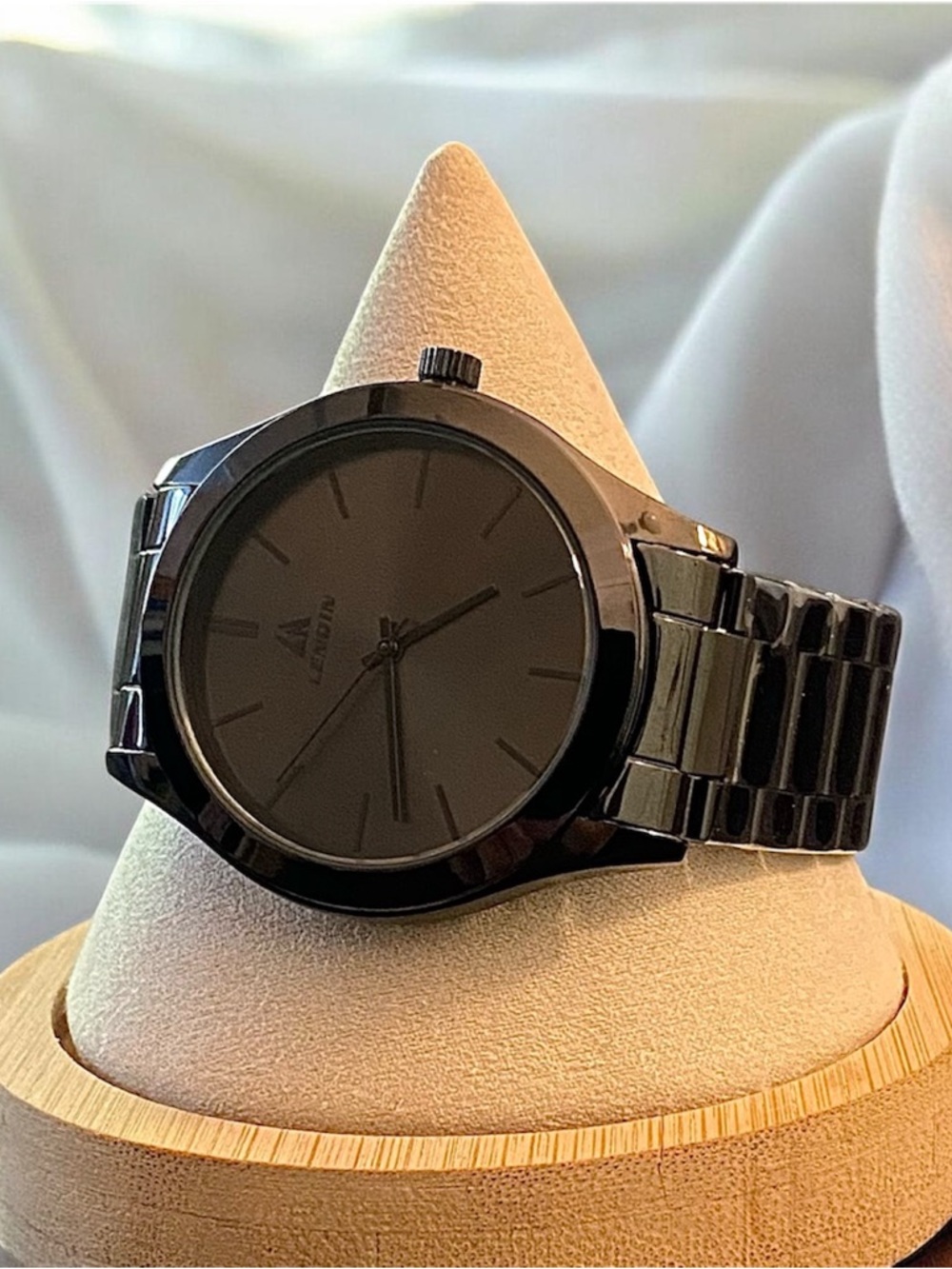 LENQIN Mens Waterproof Stainless Steel Luxury Watch - Black